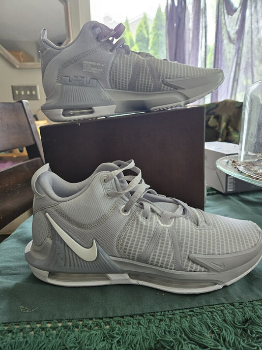 SCIONS RACK: NIKE LEBRON WITNESS 7 (Wolf Grey)